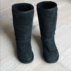 UGG women’s classic tall black boots size 7